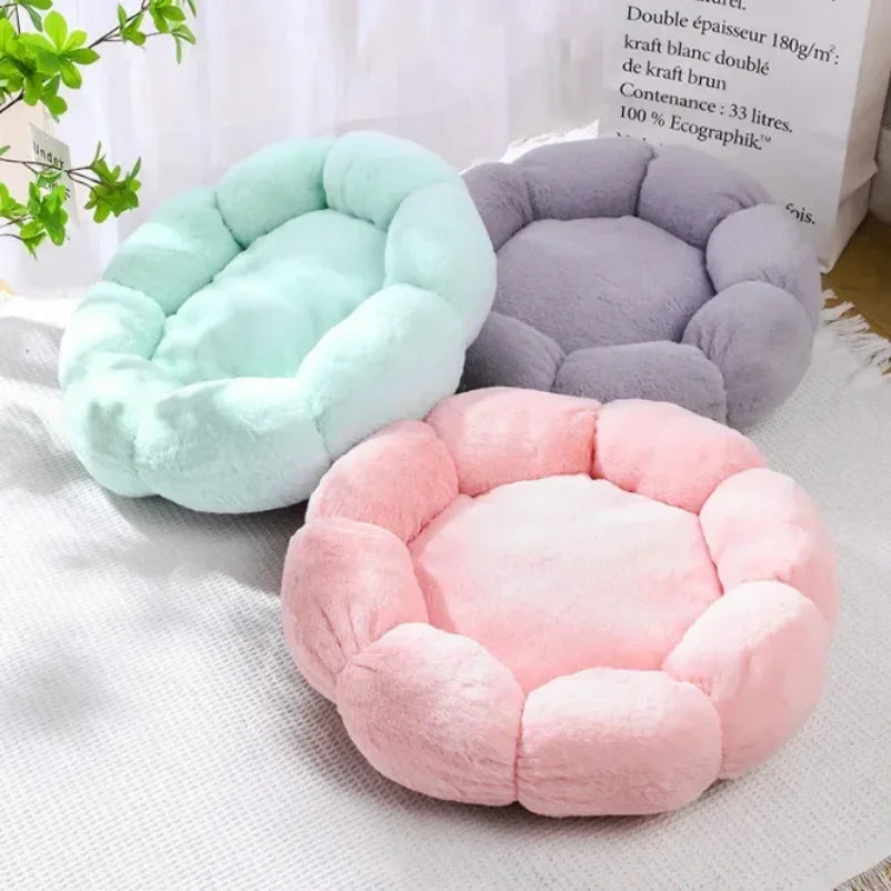 Cama Pet Formato Flor – Uso Interno e Externo, Ideal para Inverno, Cães e Gatos